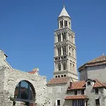 Sunny & Spacious, 2 Bedroom With Free Parking Apartamento Split