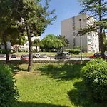 Sunny & Spacious, 2 Bedroom With Free Parking Apartamento Split