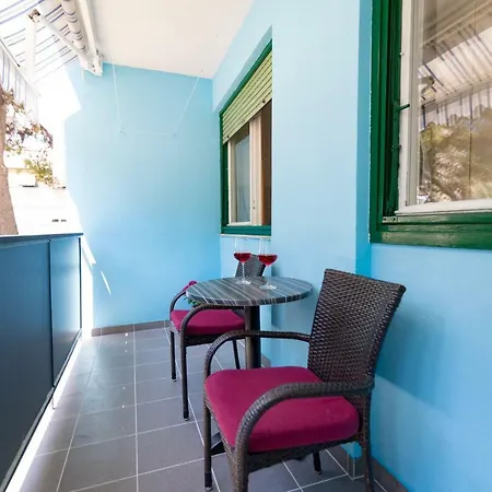 Διαμέρισμα Sunny & Spacious, 2 Bedroom With Free Parking Σπλιτ