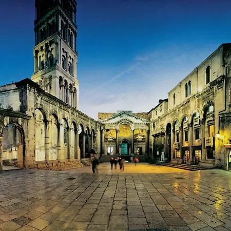 Apartament Sunny & Spacious, 2 Bedroom With Free Parking