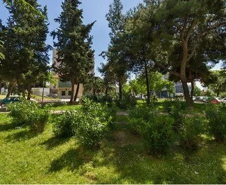 Apartman Sunny & Spacious, 2 Bedroom With Free Parking