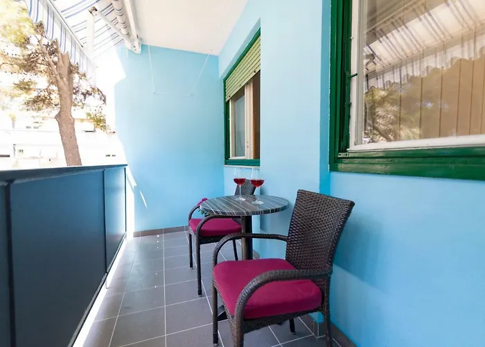 Apartment Sunny & Spacious, 2 Bedroom Apartment With Free Parking Split